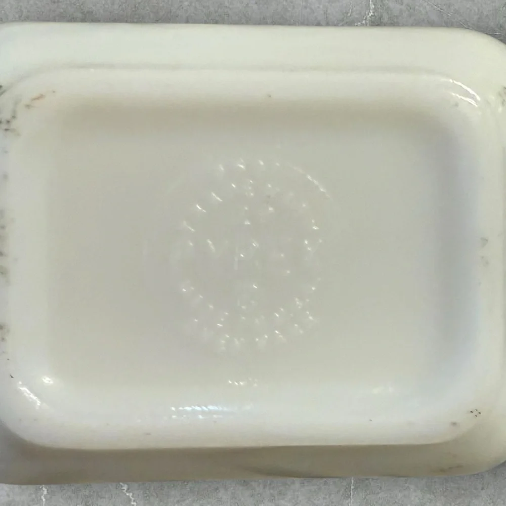 Vintage‎ Pyrex Amish Butterprint Milk Glass Dish No Lid
